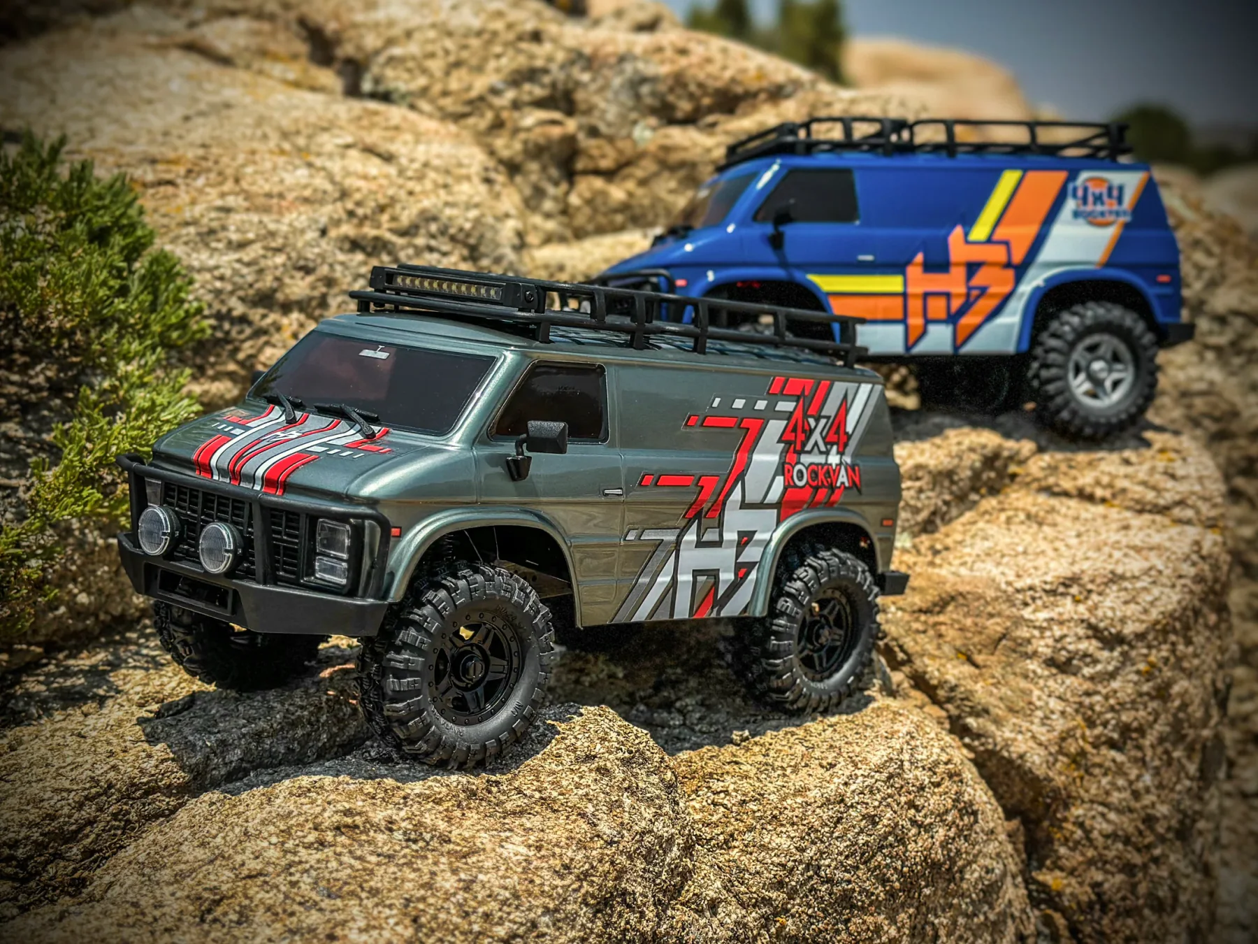 HobbyPlus CR18P EVO V2 Rock Van 1:18 4x4 RTR Crawler package view