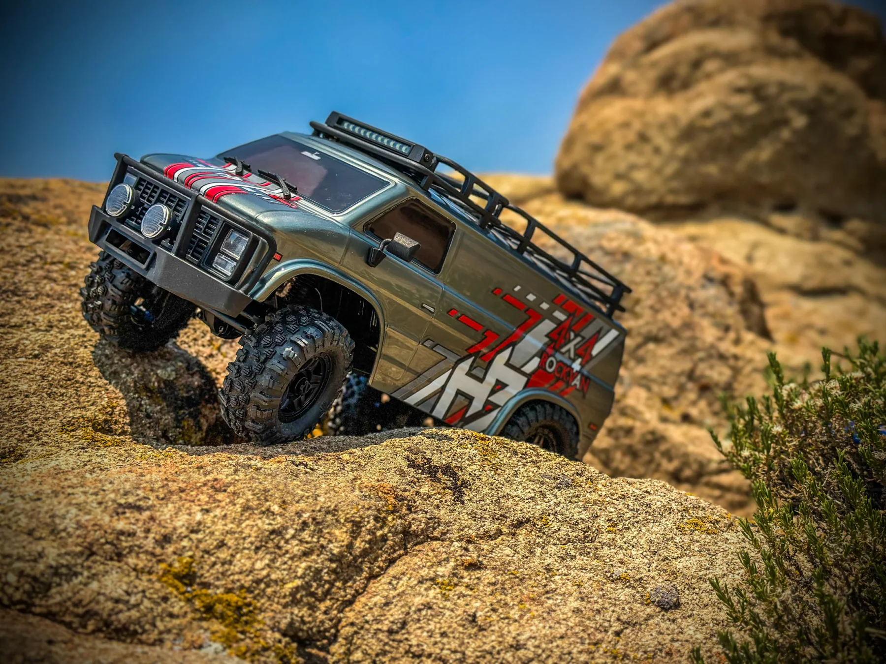 HobbyPlus CR18P EVO V2 Rock Van 1:18 4x4 RTR Crawler detail view