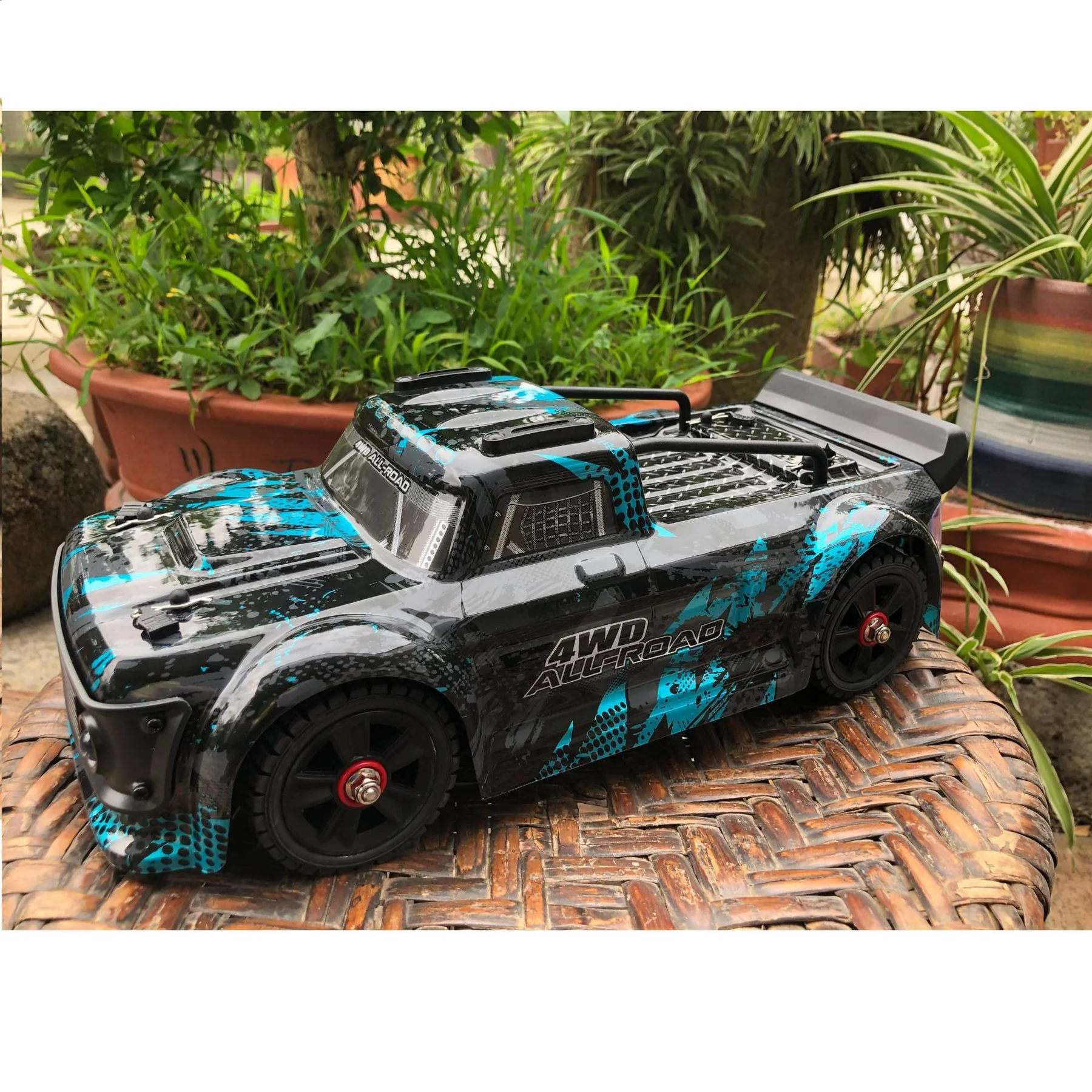 MJX Hyper Go 14301 1/14 Brushless RC 4WD High Speed Drift Car detail view